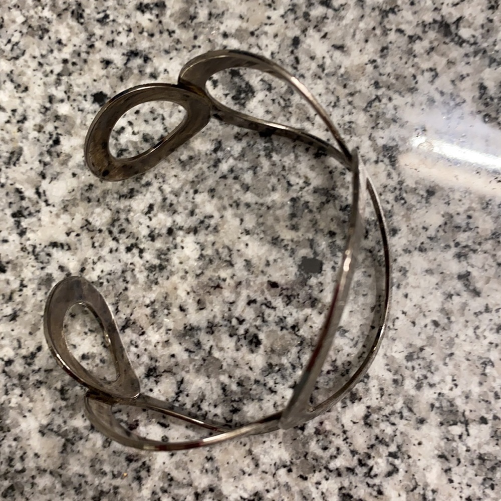 Express cuff bracelet - Picture 4 of 7